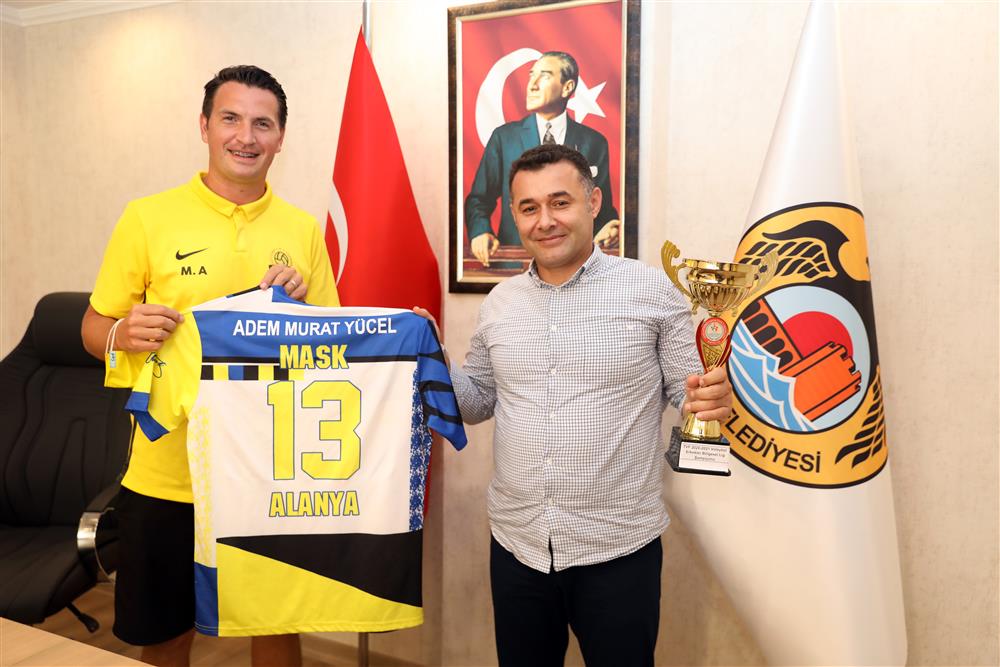 ŞAMPİYONLAR’DAN BAŞKAN YÜCEL’E ZİYARET