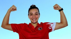 MİLLİ BOKSÖR’DEN ALTIN MADALYA 