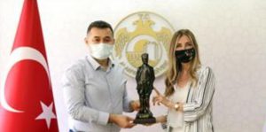 BAŞKAN YÜCEL’E EĞİTİME VERDİĞİ DESTEK İÇİN TEŞEKKÜR