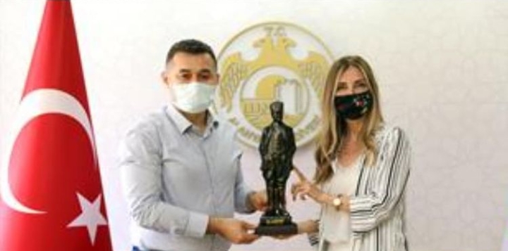 BAŞKAN YÜCEL’E EĞİTİME VERDİĞİ DESTEK İÇİN TEŞEKKÜR