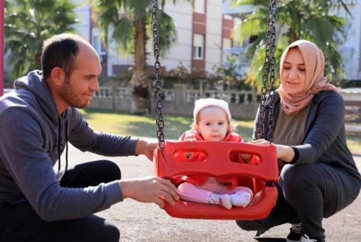 DARISI MİNİK AHMET’İN BAŞINA