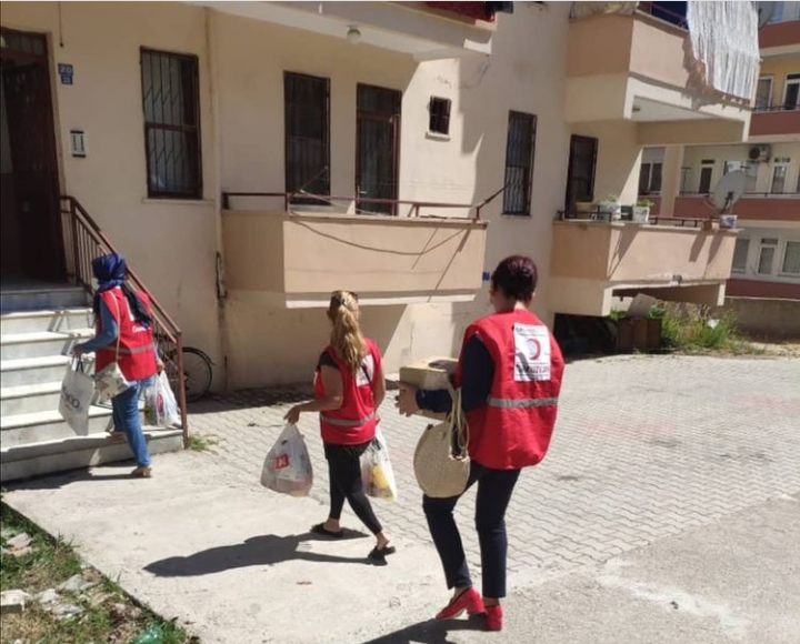 ALANYA KIZILAY YİNE İMDADA YETİŞTİ