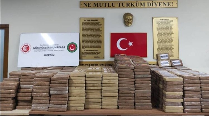 MERSİN LİMANINDA 1 TON KOKAİN YAKALANDI