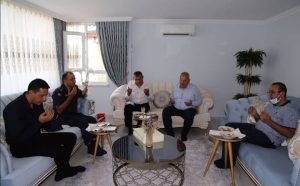 BAŞKAN ŞAHİN ŞEHİT BABALARINI SEVİNDİRDİ