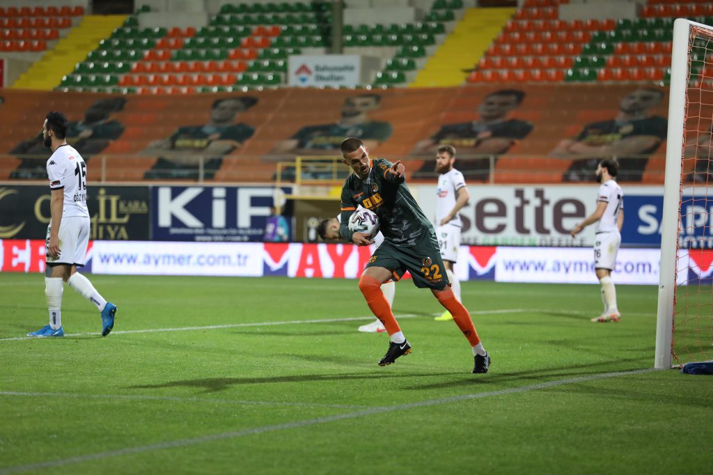 GALATASARAY BERKAN KUTLU’YU İSTİYOR