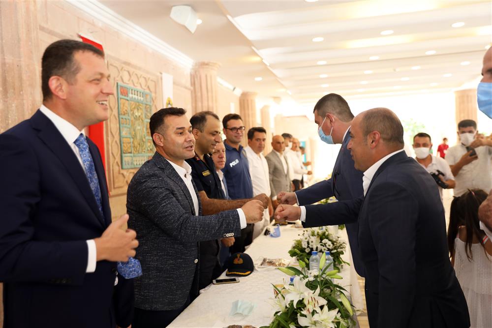 BAŞKAN YÜCEL PROTOKOL İLE BAYRAMLAŞTI