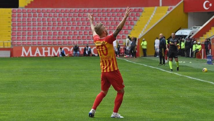 SİVASSPOR YENİ TRANSFERİNİ AÇIKLADI