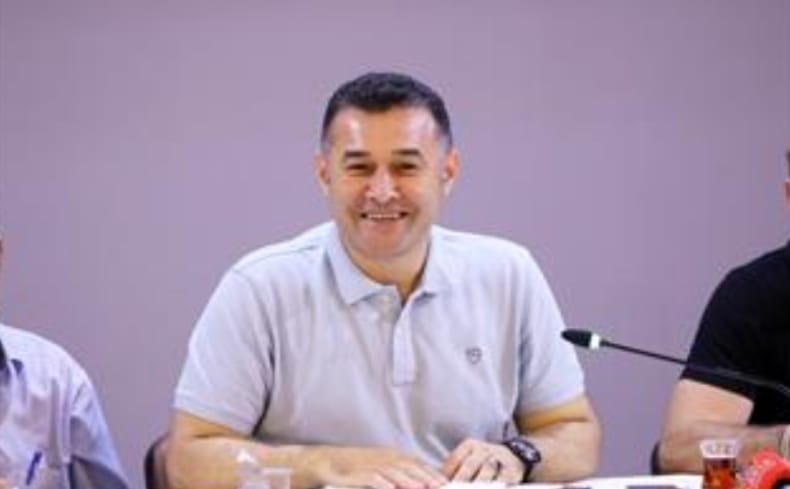 MUHTARLARLA BULUŞAN BAŞKAN YÜCEL’DEN MÜJDE ÜSTÜNE MÜJDE