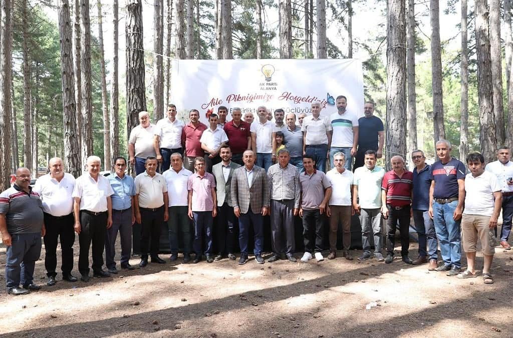 AK PARTİ PİKNİKTE BULUŞTU
