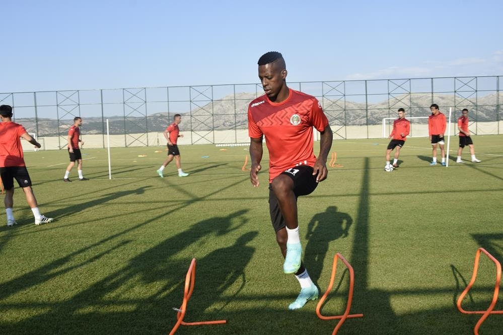 CRİSTİAN BORJA:”BURADA MUTLU OLACAĞIMI DÜŞÜNÜYORUM”