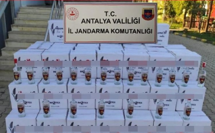 ALANYA’DA 1800 LİTRE SAHTE ALKOL ELE GEÇİRİLDİ