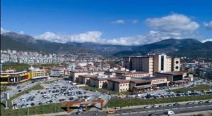 ALANYA EĞİTİM VE ARAŞTIRMA HASTANESİ YANGINA TIBBİ DESTEK İÇİN HAZIR