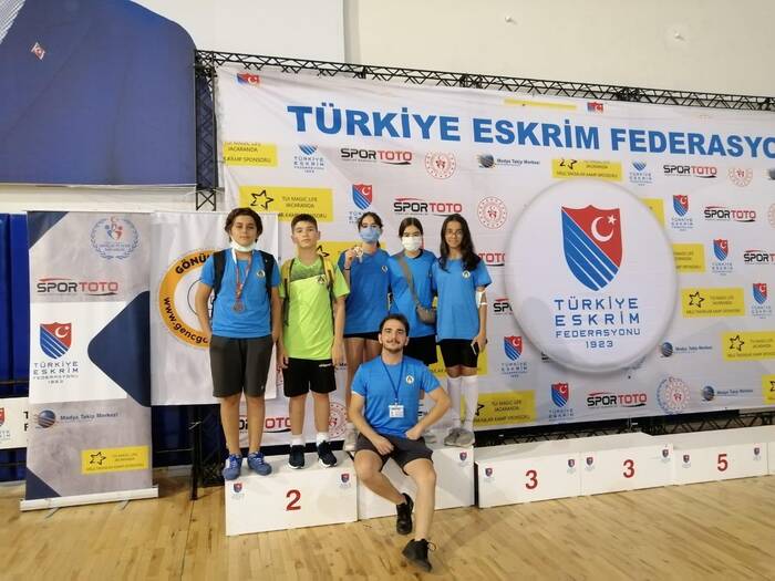 ALANYASPORLU ESKRİMCİLERDEN 2 MADALYA