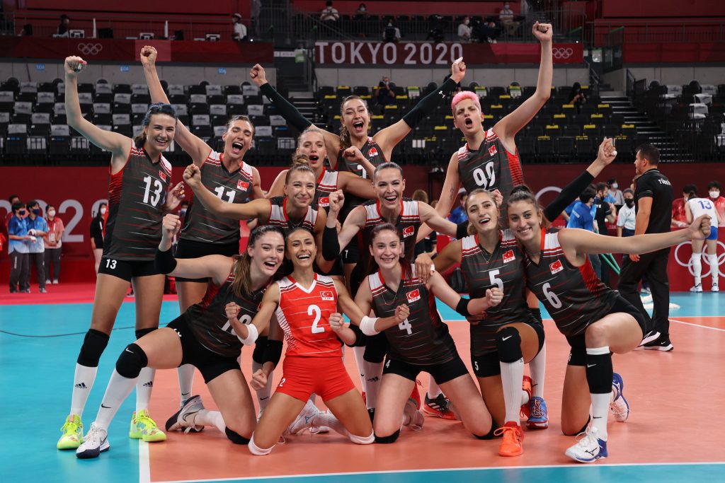 FİLENİN SULTANLARI GRUBU ÜÇÜNCÜ BİTİRDİ