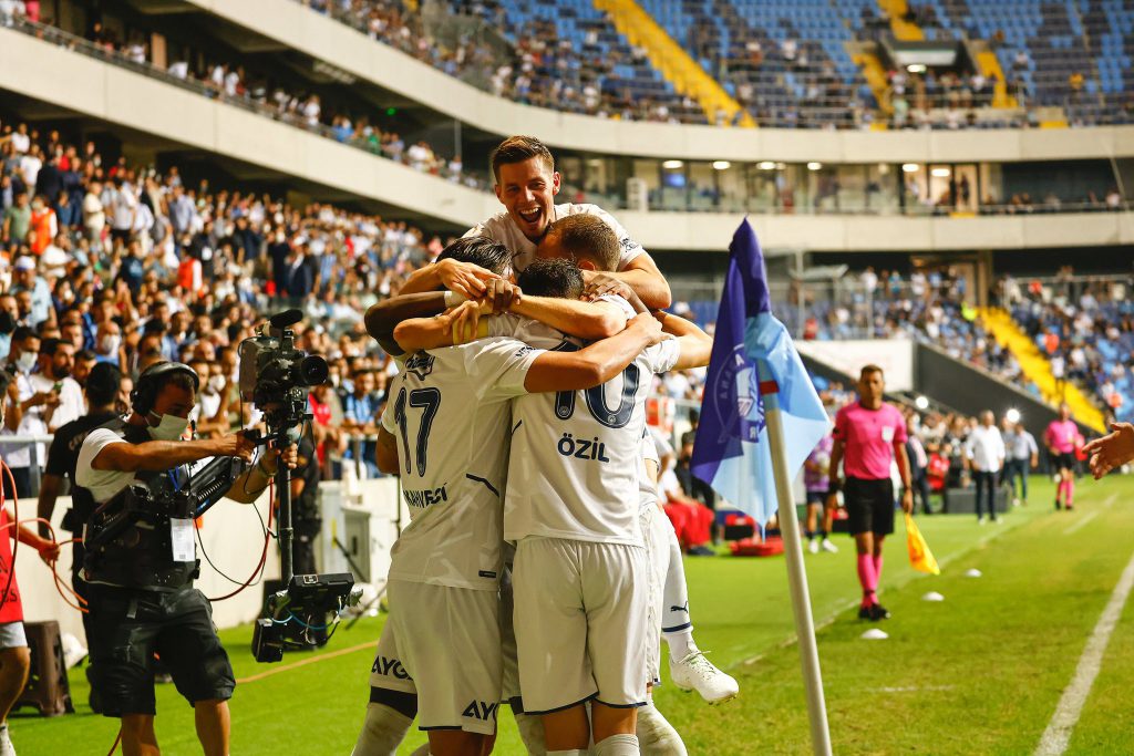 FENERBAHÇE MESUTLA GÜLDÜ