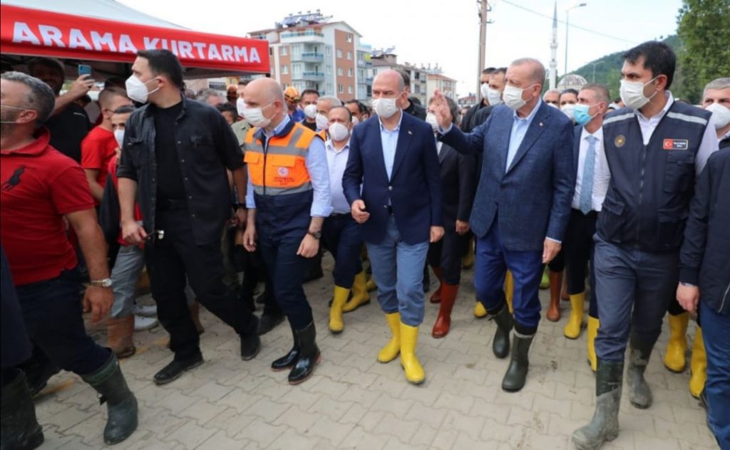 DEVLET AFET BÖLGESİ’NDE VATANDAŞIN YANINDA