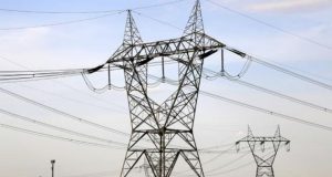 BİR BU EKSİKTİ ÜLKE GENELİNDE ELEKTRİK KESİNTİSİ VAR