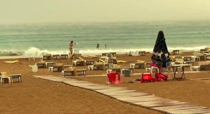 FIRTINA ALANYA’YA ZOR ANLAR YAŞATTI