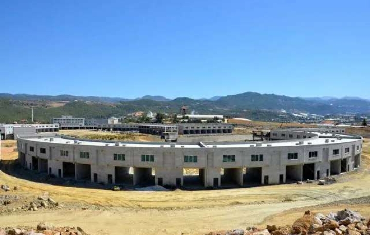 YENİ HAL BİNASININ YÜZDE 75’İ TAMAMLANDI