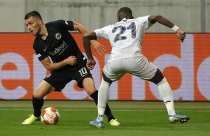 FENERBAHÇE EVİNE 1 PUANLA DÖNÜYOR