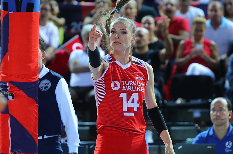 KAPTAN EDA ERDEM DÜNDAR’DAN TARİHİ REKOR