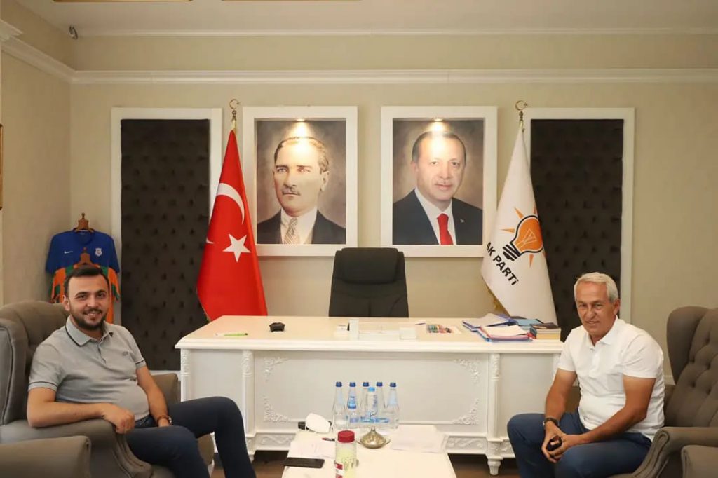 MUHTARLARIN AK PARTİ ÇIKARMASI