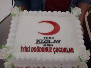 KIZILAY ALANYA ÇOCUKLARI GÜLDÜRDÜ