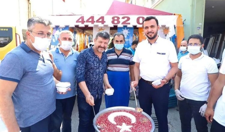 AK PARTİ’DEN SANAYİ ESNAFINA AŞURE İKRAMI