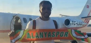 ALANYASPOR’UN YENİ TRANSFERİ ÖZEL UÇAKLA GELDİ