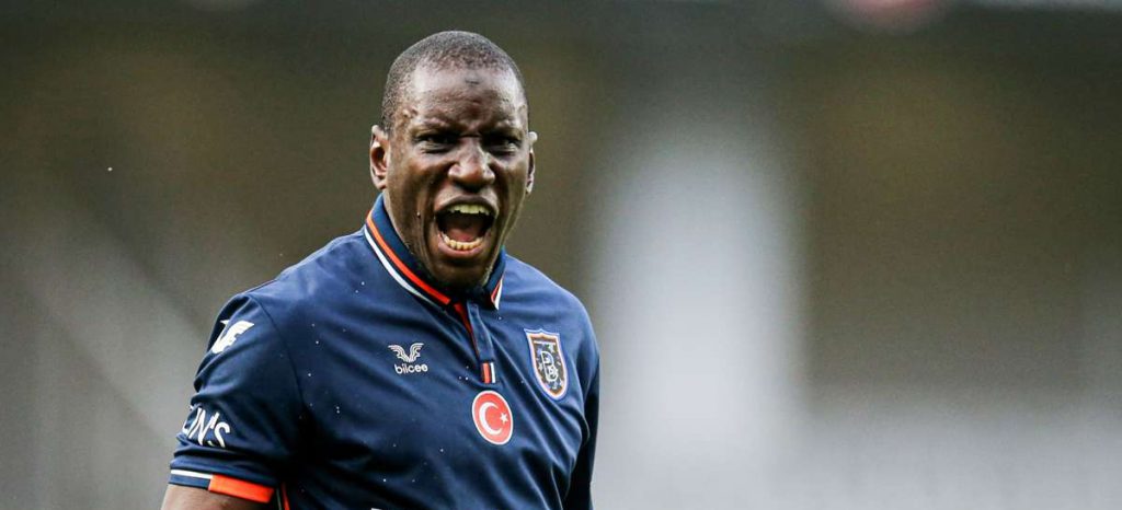 DEMBA BA FUTBOLU BIRAKTI