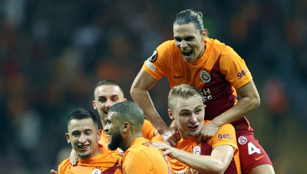 GALATASARAY LAZİO’YU DEVİRDİ