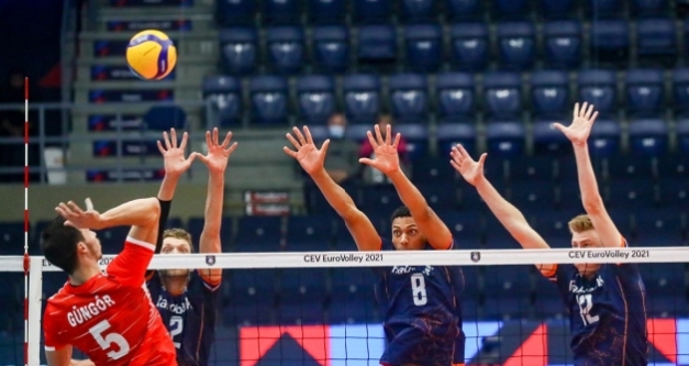 FİLENİN EFELERİ HOLLANDA’YA TAKILDI