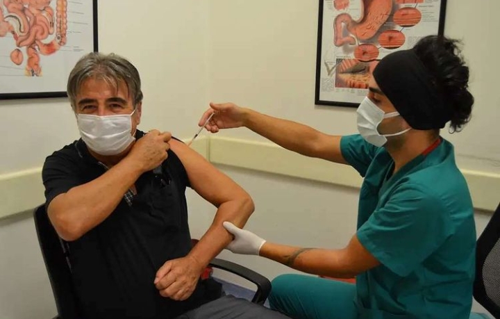 “PANDEMİYİ YENMEK İÇİN AŞIYI İHMAL ETMEYELİM”