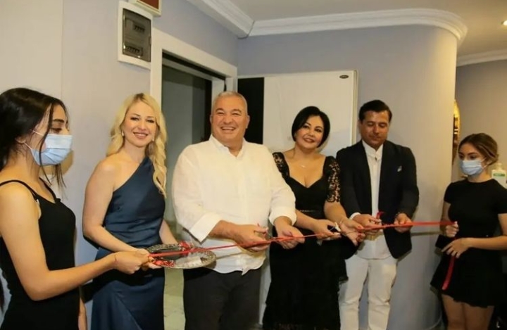 NEFERTİTİ’DEN GÖRKEMLİ AÇILIŞ