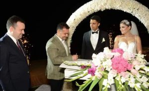 BAŞKAN YÜCEL GENÇLERİN MUTLULUĞUNA ŞAHİT OLDU