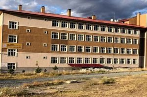 KORONAVİRÜS OKUL KAPATTIRDI