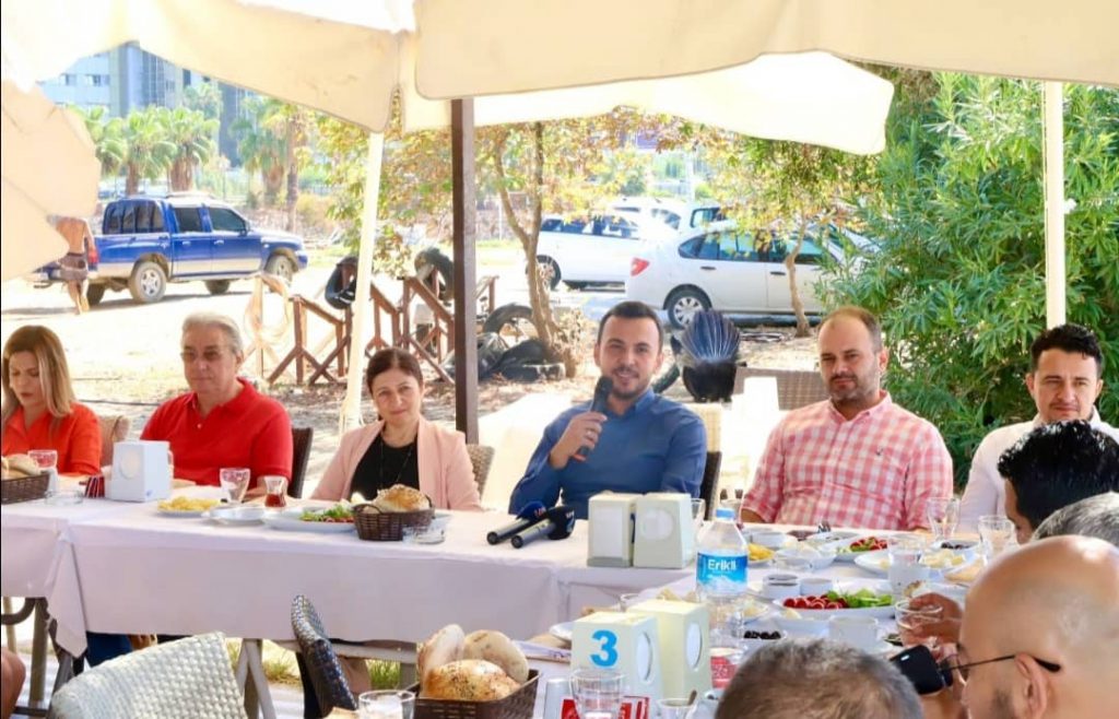 BAŞKAN TOKLU BASIN MENSUPLARI İLE KAHVALTIDA BİR ARAYA GELDİ