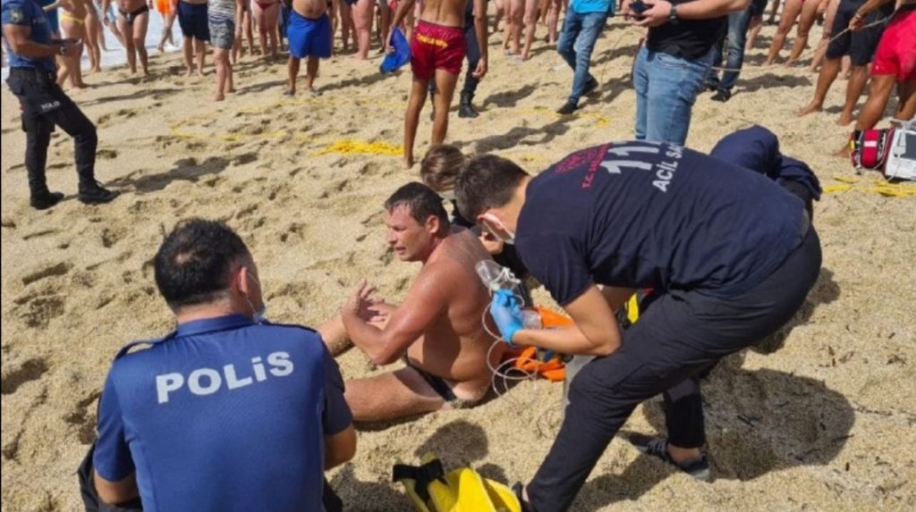 KENDİSİNİ KURTARAN CANKURTARANA SARILDI