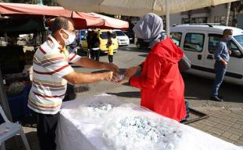 ALANYA BELEDİYESİ KANDİL LOKUMU DAĞITTI