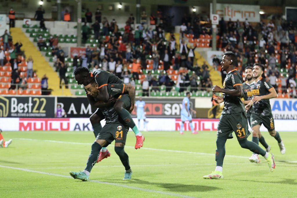 ALANYASPOR’DAN 6 GOLLÜ GALİBİYET