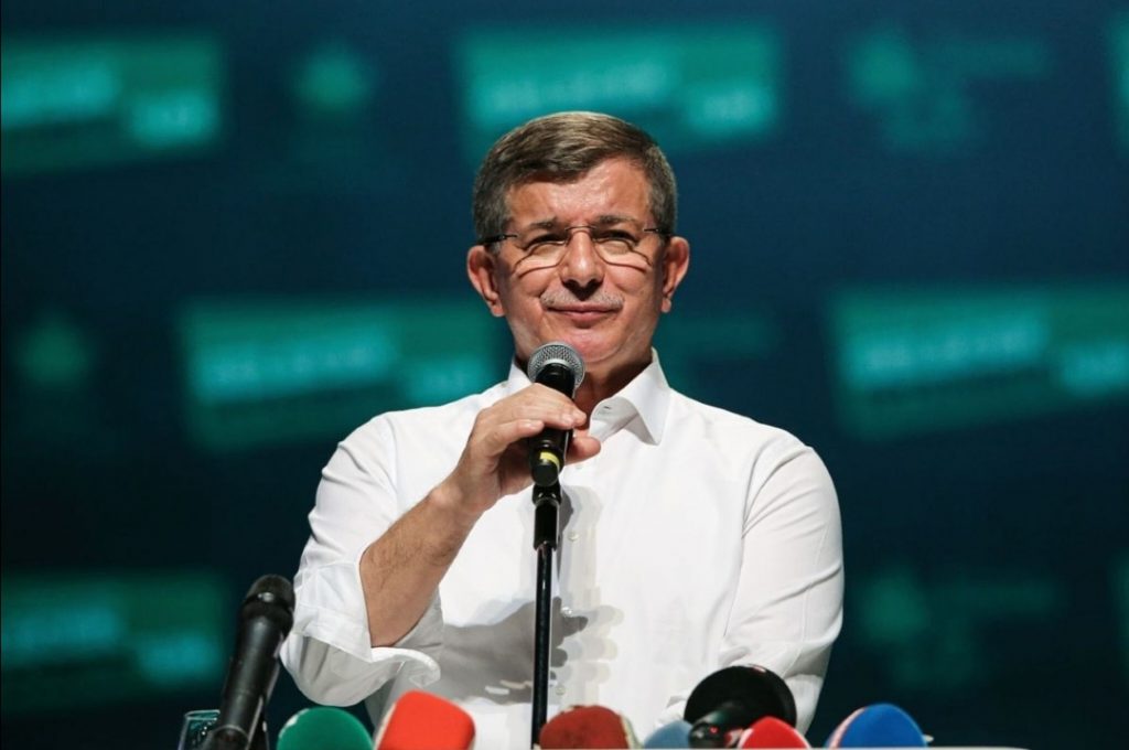 DAVUTOĞLU’NU ALLAH KORUDU