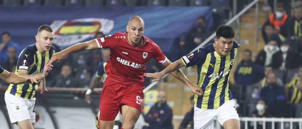 FENERBAHÇE FIRSATI TEPTİ