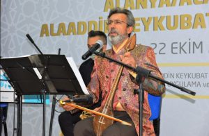 ALKÜ’DE İRFAN GÜRDAL’ DAN MÜZİK ZİYAFETİ