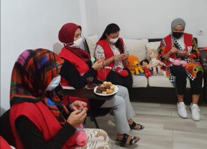 KADINLARIMIZ İYİLİK İÇİN ÖRÜYOR