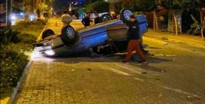 TAKLA ATAN ARAÇTA BURUNLARI BİLE BİLE KANAMADI