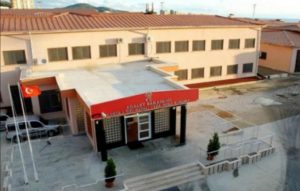 MAHKUM YAKINLARI ORTALIĞI AYAĞA KALDIRDILAR