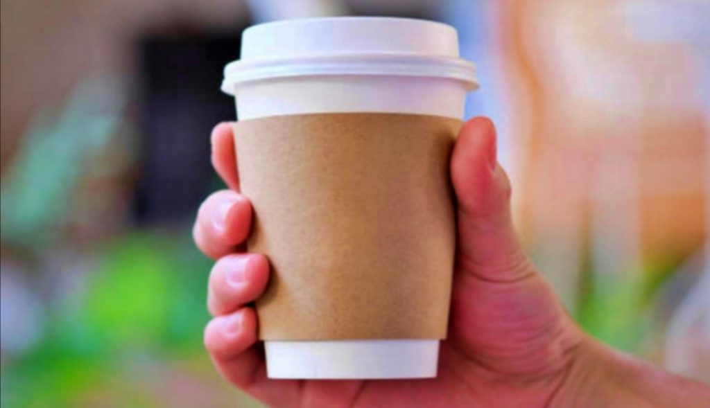 ŞAKAMISIN ADAM, KADINDAN KAHVE PARASINI GERİ İSTEDİ