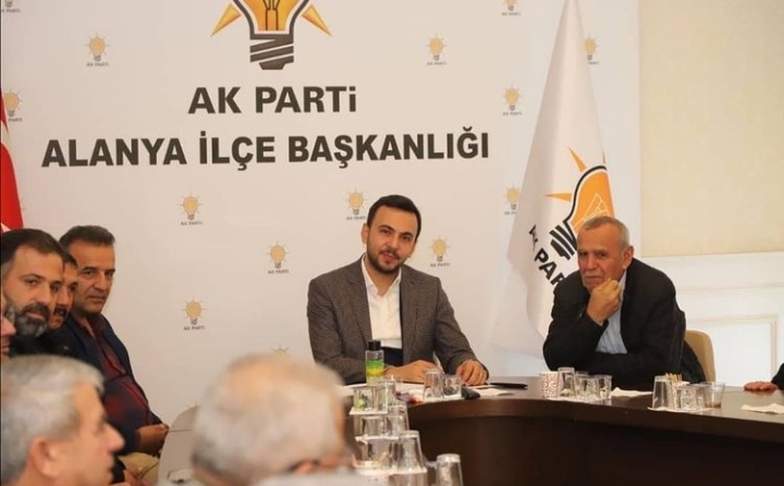 BAŞKAN TOKLU DUR DURAK BİLMİYOR: “MAHALLE BAŞLANLARI İLE BİR ARAYA GELDİ”