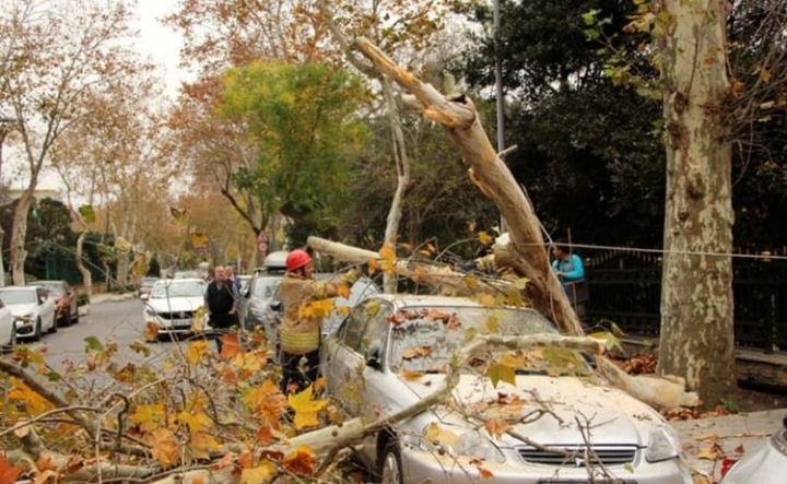İSTANBULU LODOS VURDU 4 CAN KAYBI VAR