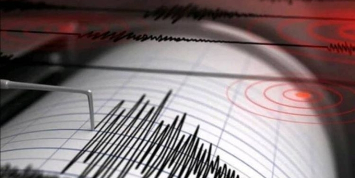 İZMİR 5.1 BÜYÜKLÜĞÜNDE DEPREM İLE SALLANDI